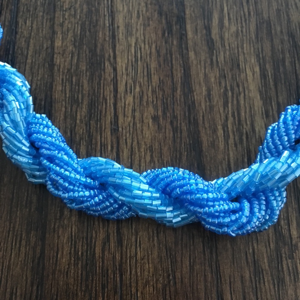Beaded necklace - Picture 3 of 3